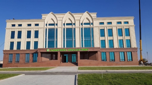 Cinema туркестан. Акимат Туркестана здание. Новый акимат Туркестан. Туркестан конгресс Холл. Здание областного акимата Туркестан.